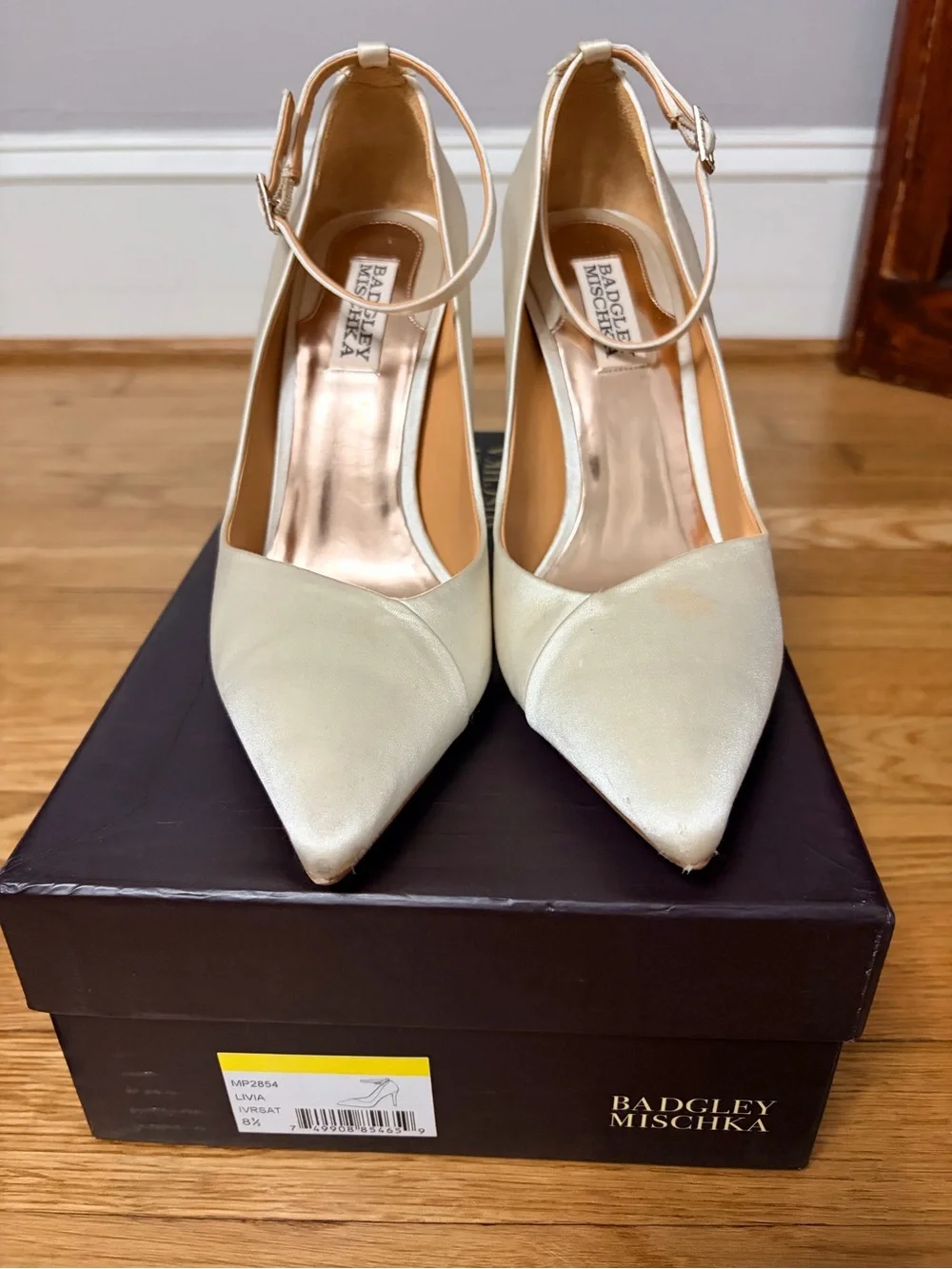 Badgley Mischka Ivory Pointed-Toe Ankle-Strap Pumps